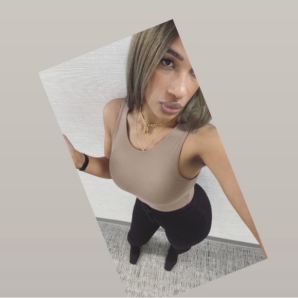 Meet your Posher, Wendylee - Picture 1 of 1